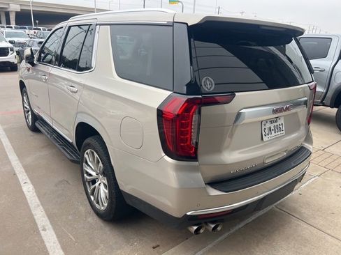 Used 2021 GMC Yukon Denali image 3