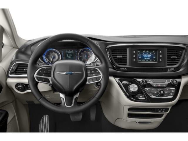 Used 2020 Chrysler Pacifica Touring-L FWD image 7