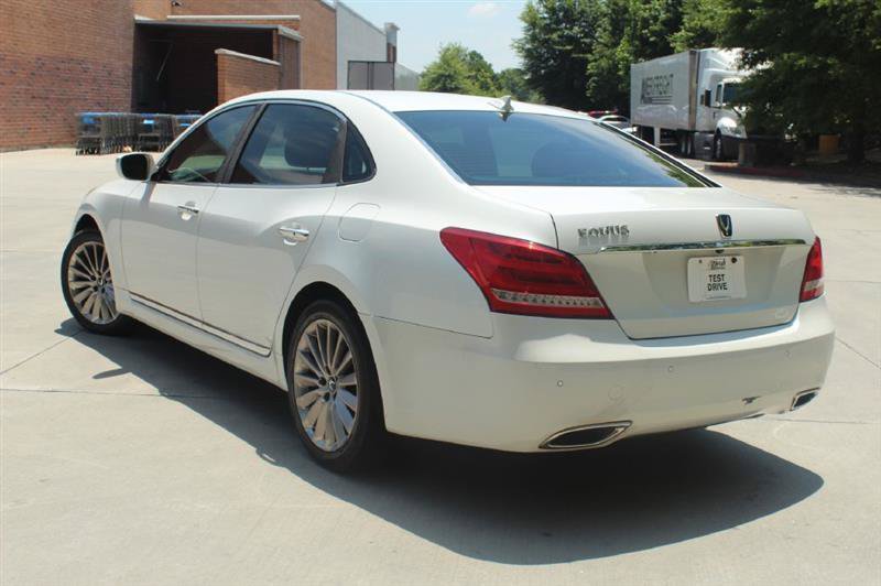 Used 2014 Hyundai Equus Signature RWD image 4