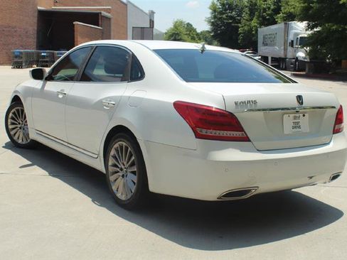 Used 2014 Hyundai Equus Signature RWD image 4