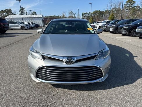 Used 2017 Toyota Avalon Limited image 3