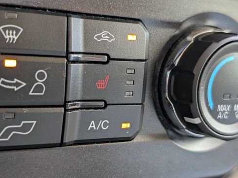 Used 2018 Ford F150 XLT w/ Equipment Group 302A Luxury AWD/4WD image 34