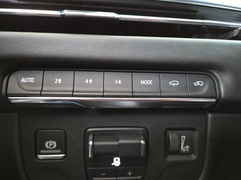 Used 2025 Cadillac Escalade Sport Platinum AWD/4WD image 16