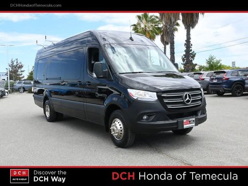 Used 2020 Mercedes-Benz Sprinter 3500 w/ Windows All Around Package image 3