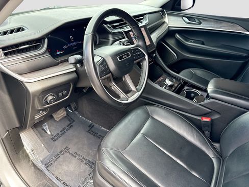 Used 2022 Jeep Grand Cherokee Limited AWD/4WD image 26