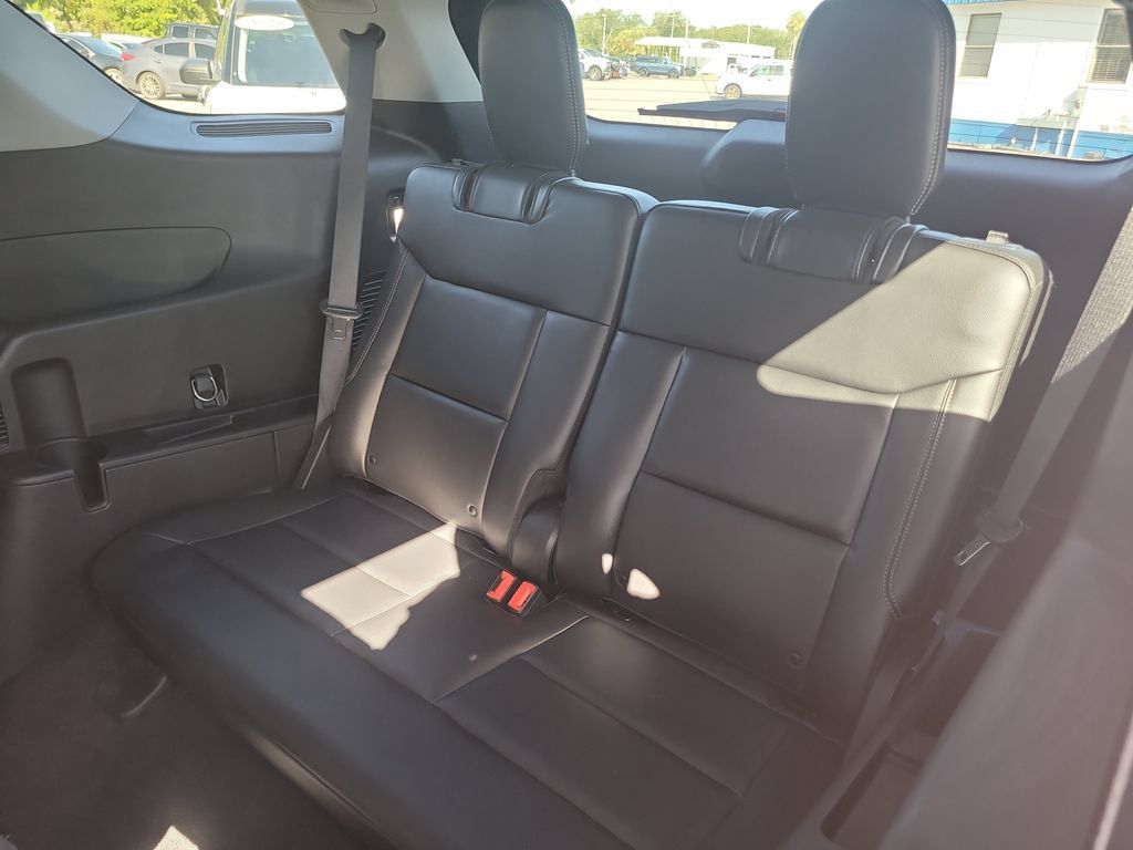 Certified 2022 Ford Explorer Limited w/ Equipment Group 301A RWD image 12