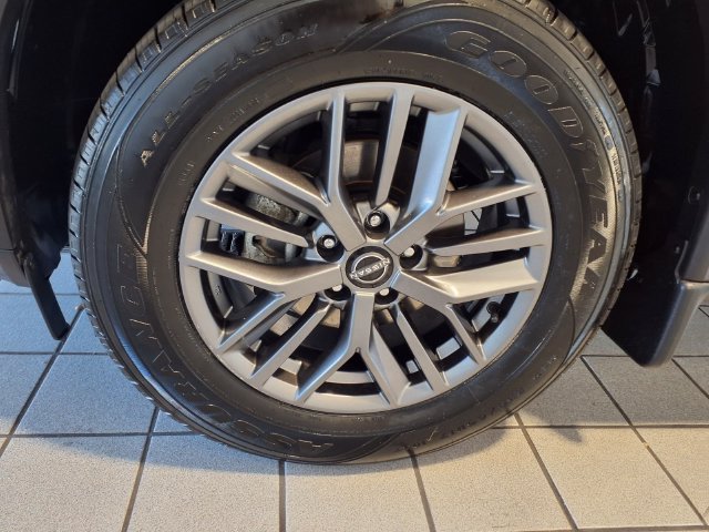 Used 2023 Nissan Rogue S AWD/4WD image 24