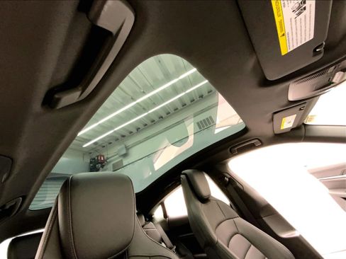 Used 2025 Porsche Taycan image 26