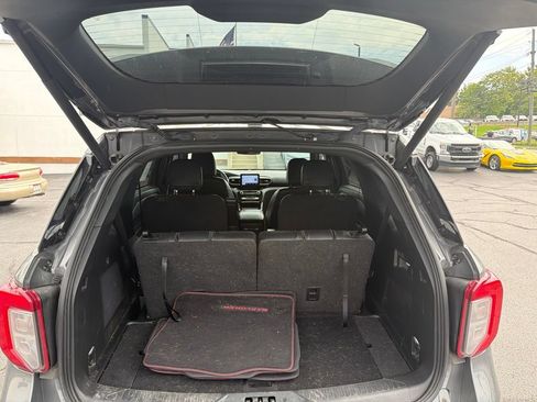 Used 2023 Ford Explorer ST-Line AWD/4WD image 8