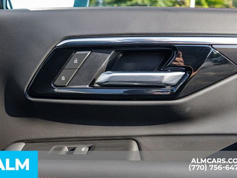 Used 2025 Chevrolet Suburban RST image 51