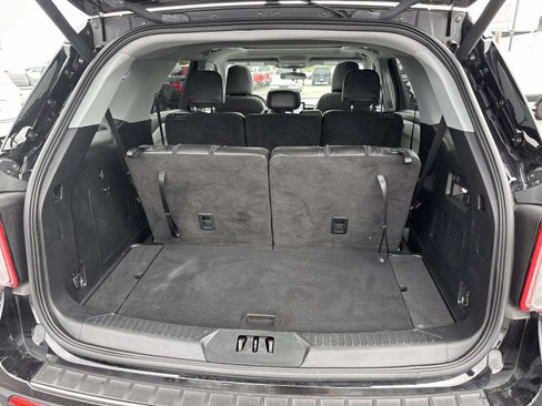 Used 2022 Ford Explorer XLT w/ Equipment Group 202A AWD/4WD image 8