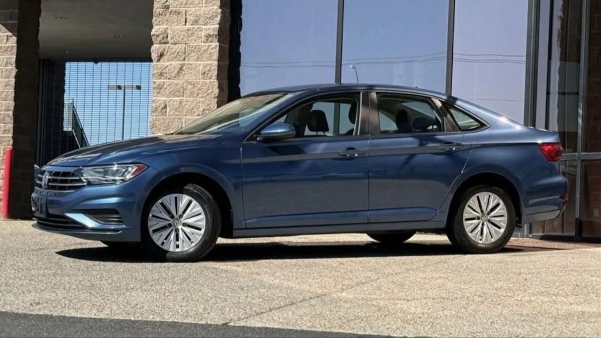 Used 2019 Volkswagen Jetta S w/ Driver Assistance Package FWD image 3