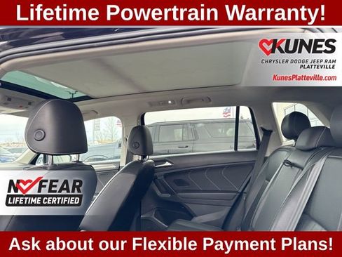 Used 2022 Volkswagen Tiguan SE w/ Panoramic Sunroof Package image 25