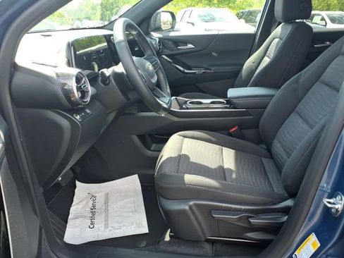 Used 2025 Chevrolet Equinox LT w/ Safety and Technology Package FWD image 19