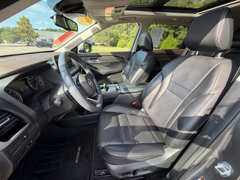 Used 2023 Nissan Rogue SL w/ SL Premium Package FWD image 11