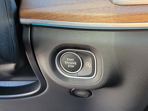 Certified 2025 Mercedes-Benz GLS 450 4MATIC image 19