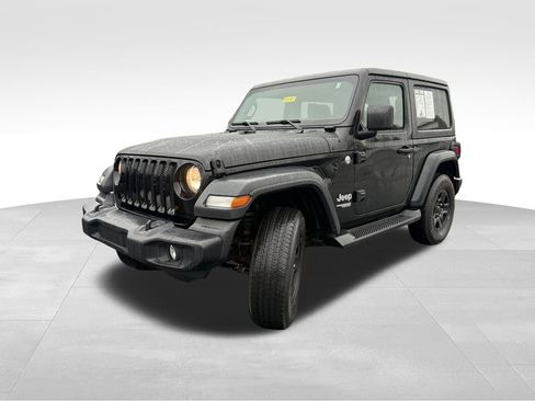 Used 2019 Jeep Wrangler Sport image 3