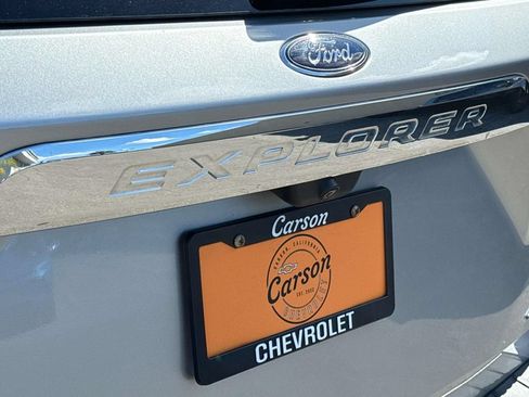 Used 2023 Ford Explorer Limited AWD/4WD image 6