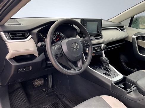 Used 2019 Toyota RAV4 XLE image 18