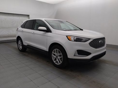 Used 2024 Ford Edge SEL image 11