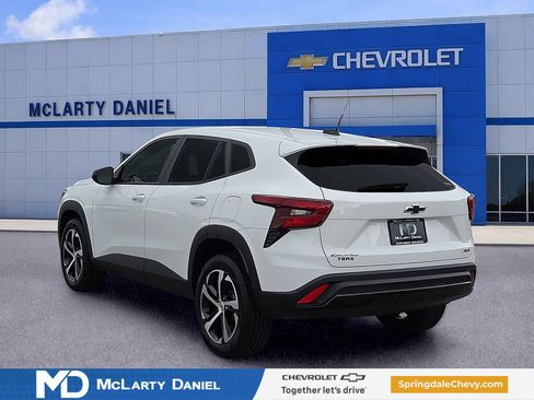Used 2024 Chevrolet Trax RS FWD image 4