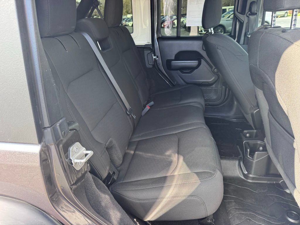 Used 2021 Jeep Wrangler Unlimited Sport AWD/4WD image 23
