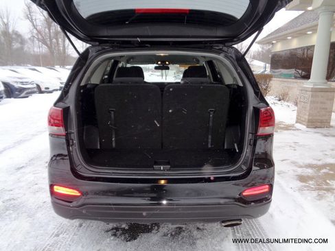 Used 2019 Kia Sorento AWD image 19