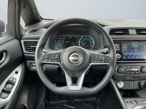 Used 2024 Nissan Leaf S FWD image 11
