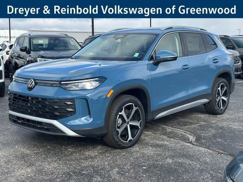 New 2026 Volkswagen Tiguan SE image 3