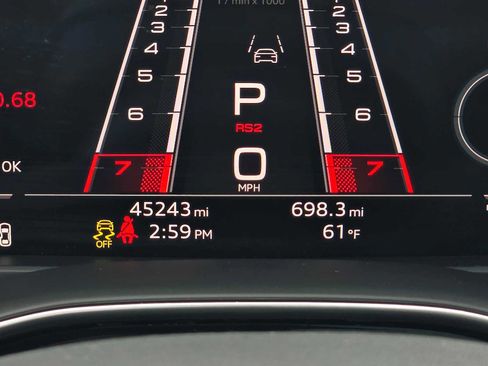 Used 2021 Audi RS Q8 w/ Carbon Optic Package image 26