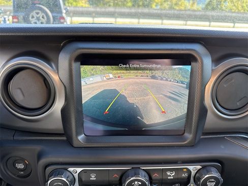 Used 2022 Jeep Wrangler Sport S image 25