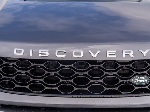 Used 2025 Land Rover Discovery Sport S image 9