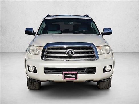 Used 2016 Toyota Sequoia Platinum image 2