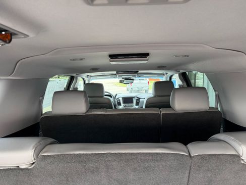Used 2015 Chevrolet Suburban LT w/ Luxury Package AWD/4WD image 21