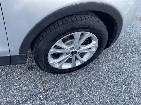 Used 2017 Ford Escape SE AWD/4WD image 27