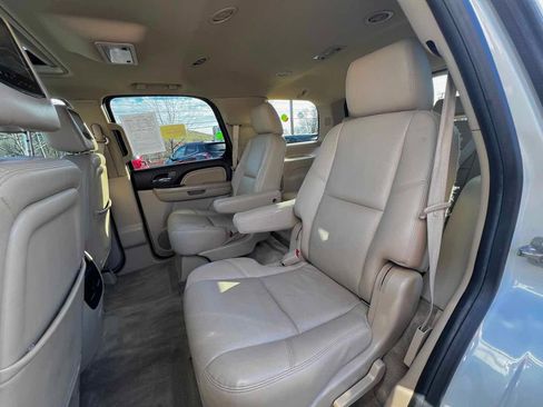 Used 2014 GMC Yukon Denali image 24