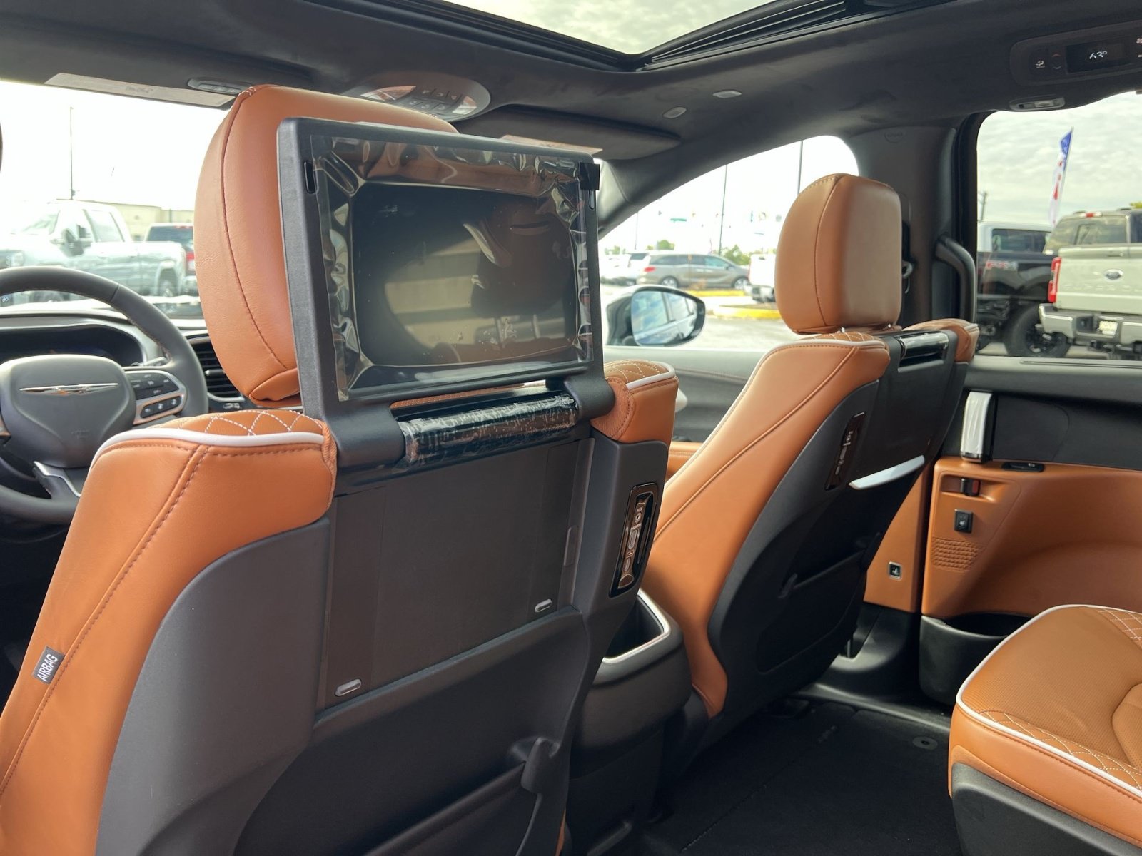 Used 2026 Chrysler Pacifica Pinnacle FWD image 27
