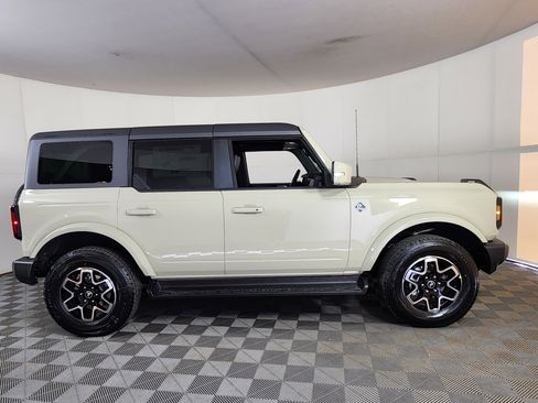 New 2025 Ford Bronco Outer Banks image 8