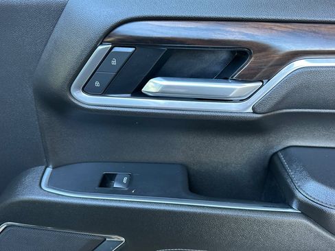 Certified 2025 GMC Sierra 1500 SLT image 21