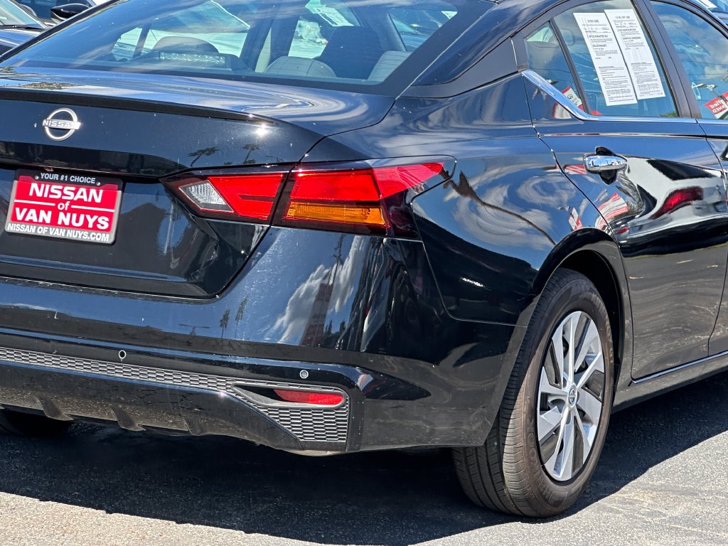 Used 2025 Nissan Altima 2.5 S FWD image 8