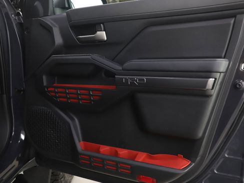 Used 2024 Toyota Tacoma TRD Off-Road image 9