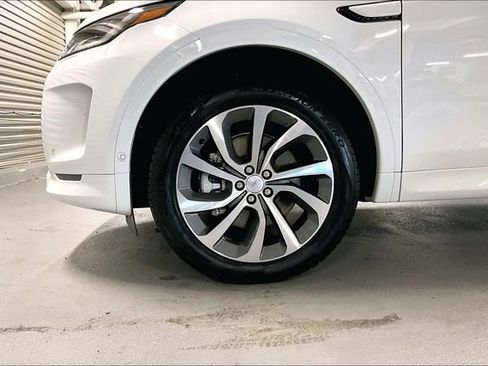 Certified 2025 Land Rover Discovery Sport S image 8