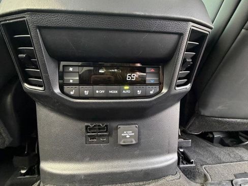 Used 2025 Toyota Sequoia Capstone AWD/4WD image 23