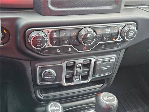 Used 2021 Jeep Wrangler Unlimited Sport AWD/4WD image 13
