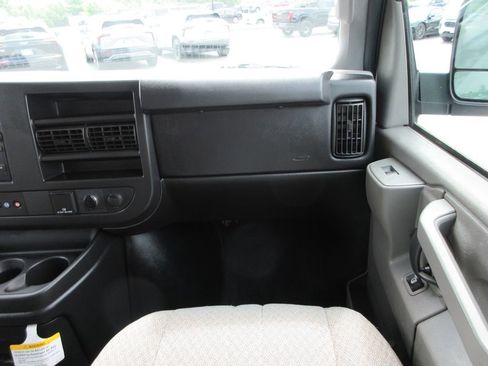 Certified 2016 Chevrolet Express 3500 LT w/ LT Preferred Equipment Group RWD image 15