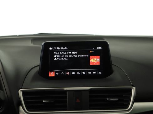 Used 2018 MAZDA MAZDA3 Touring image 19