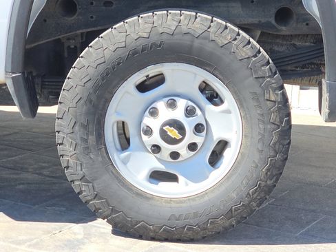 Used 2022 Chevrolet Silverado 2500 W/T w/ WT Fleet Convenience Package image 4