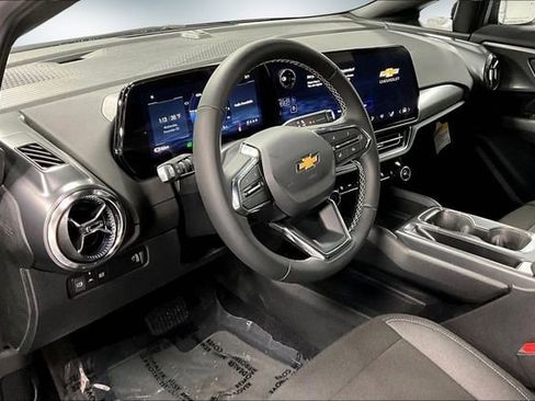 New 2026 Chevrolet Equinox EV LT image 7