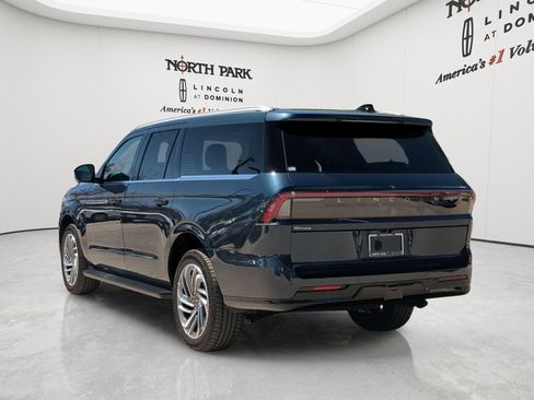 New 2026 Lincoln Navigator L Premier AWD/4WD image 5