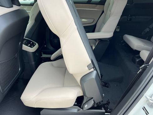 New 2026 Volvo XC90 T8 Plus w/ Protection Package Premier AWD/4WD image 8